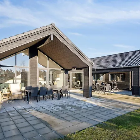 Дом отдыха 5 Star In Romo